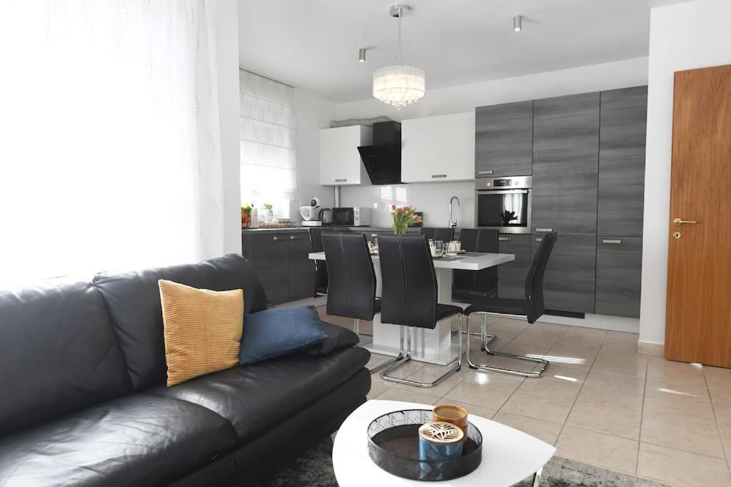 Family Apartment Manuela Zára Kültér fotó